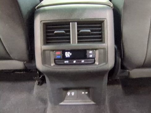 Used 2023 Volkswagen Atlas SE AWD/4WD image 18