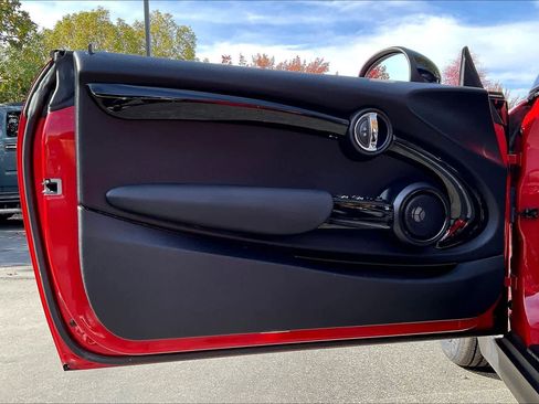 Used 2017 MINI Cooper S image 24