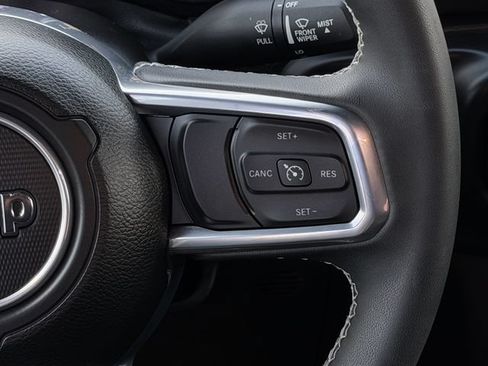 Used 2023 Jeep Wrangler Unlimited Sahara AWD/4WD image 16