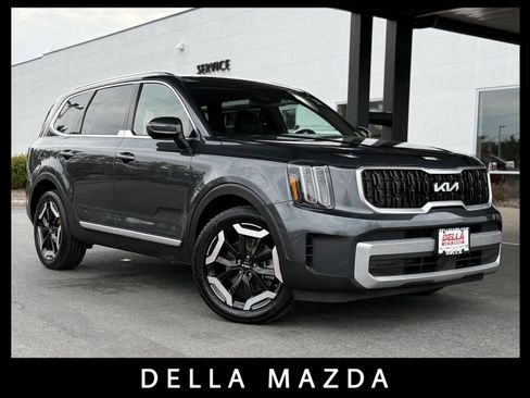 Used 2023 Kia Telluride EX w/ EX Captain's Chair Package AWD/4WD image 1