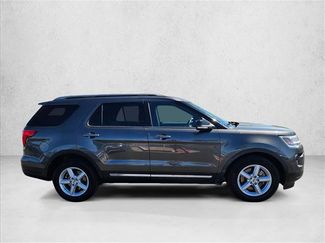 Used 2018 Ford Explorer XLT w/ Equipment Group 202A FWD video 4