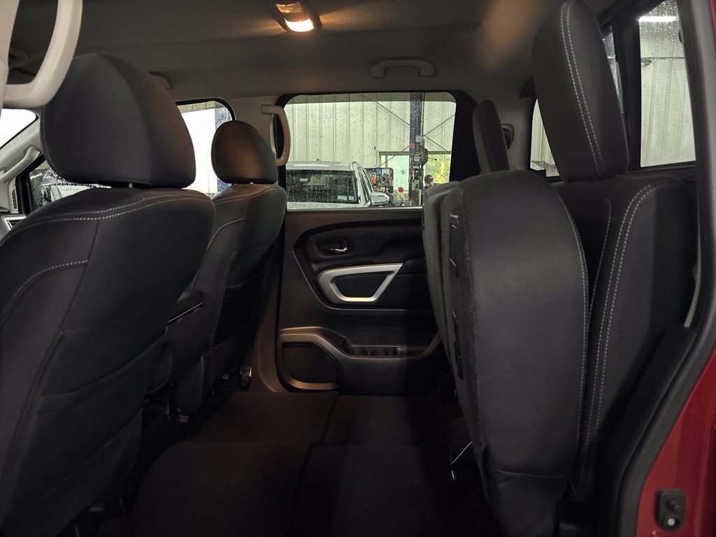 Used 2017 Nissan Titan SV AWD/4WD image 11