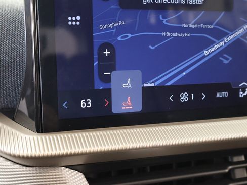 Used 2025 Ford Explorer Active image 8