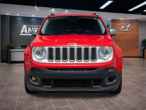 Used 2017 Jeep Renegade Limited FWD image 3