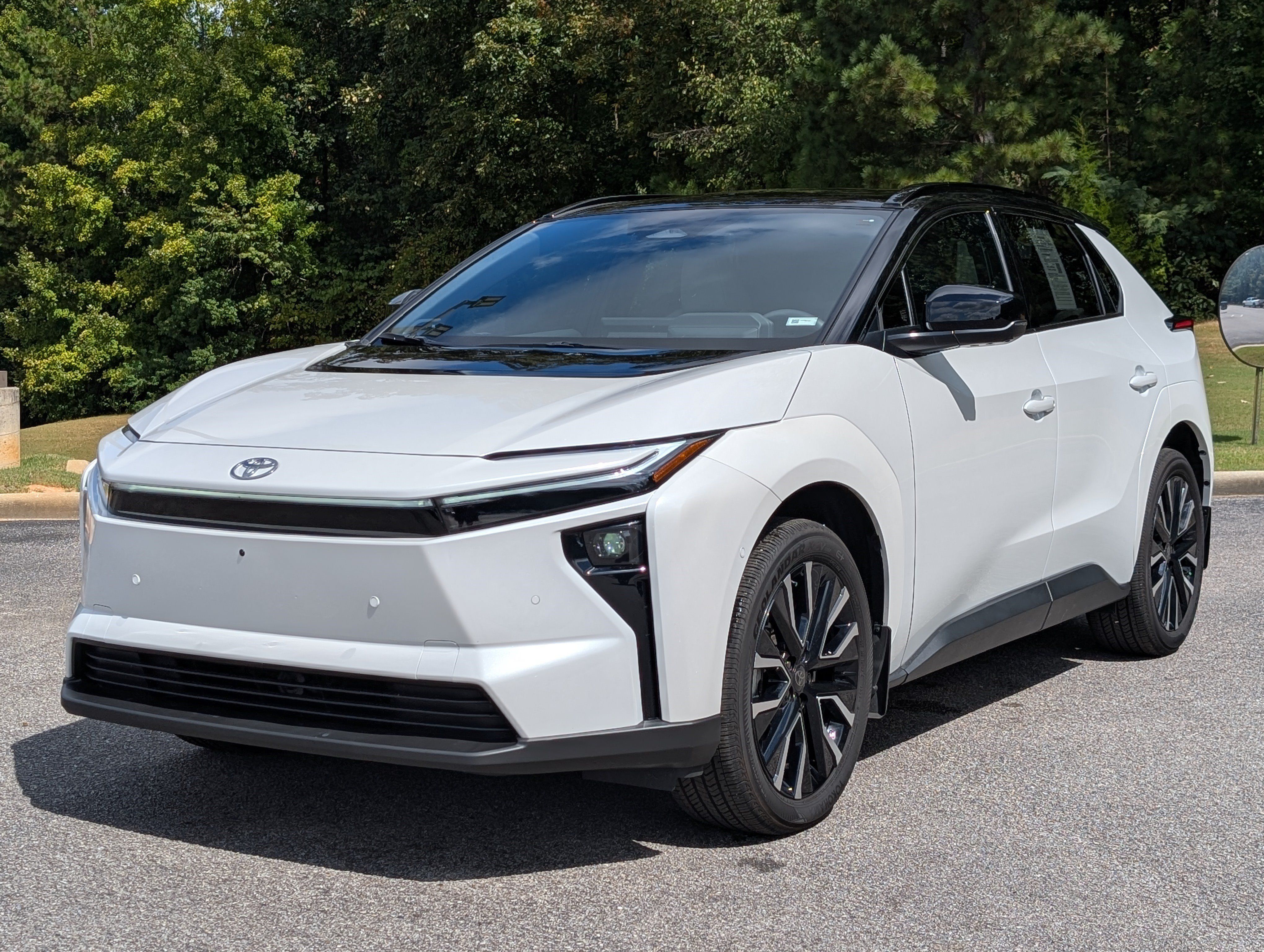 Used 2026 Toyota bZ AWD/4WD image 5