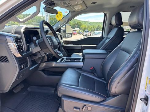 Used 2025 Ford F250 Lariat w/ Lariat Ultimate Package AWD/4WD image 9