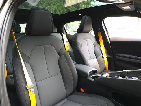 Used 2022 Polestar Polestar 2 w/ Performance Package AWD/4WD image 18