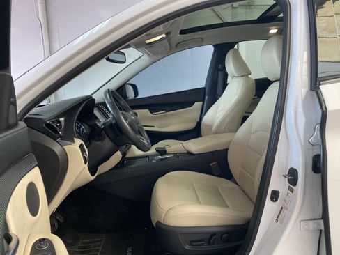 Used 2019 INFINITI QX50 Luxe AWD/4WD image 21