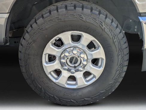 Used 2023 Ford F250 XLT image 9