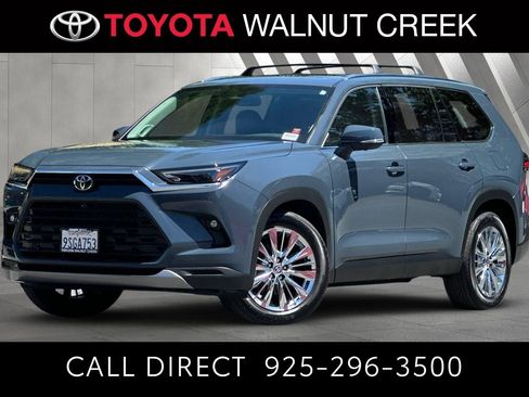 Certified 2025 Toyota Grand Highlander AWD image 1