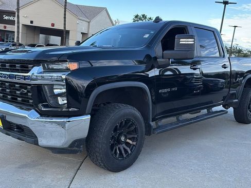 Used 2022 Chevrolet Silverado 2500 LT w/ Advanced Trailering Package image 7