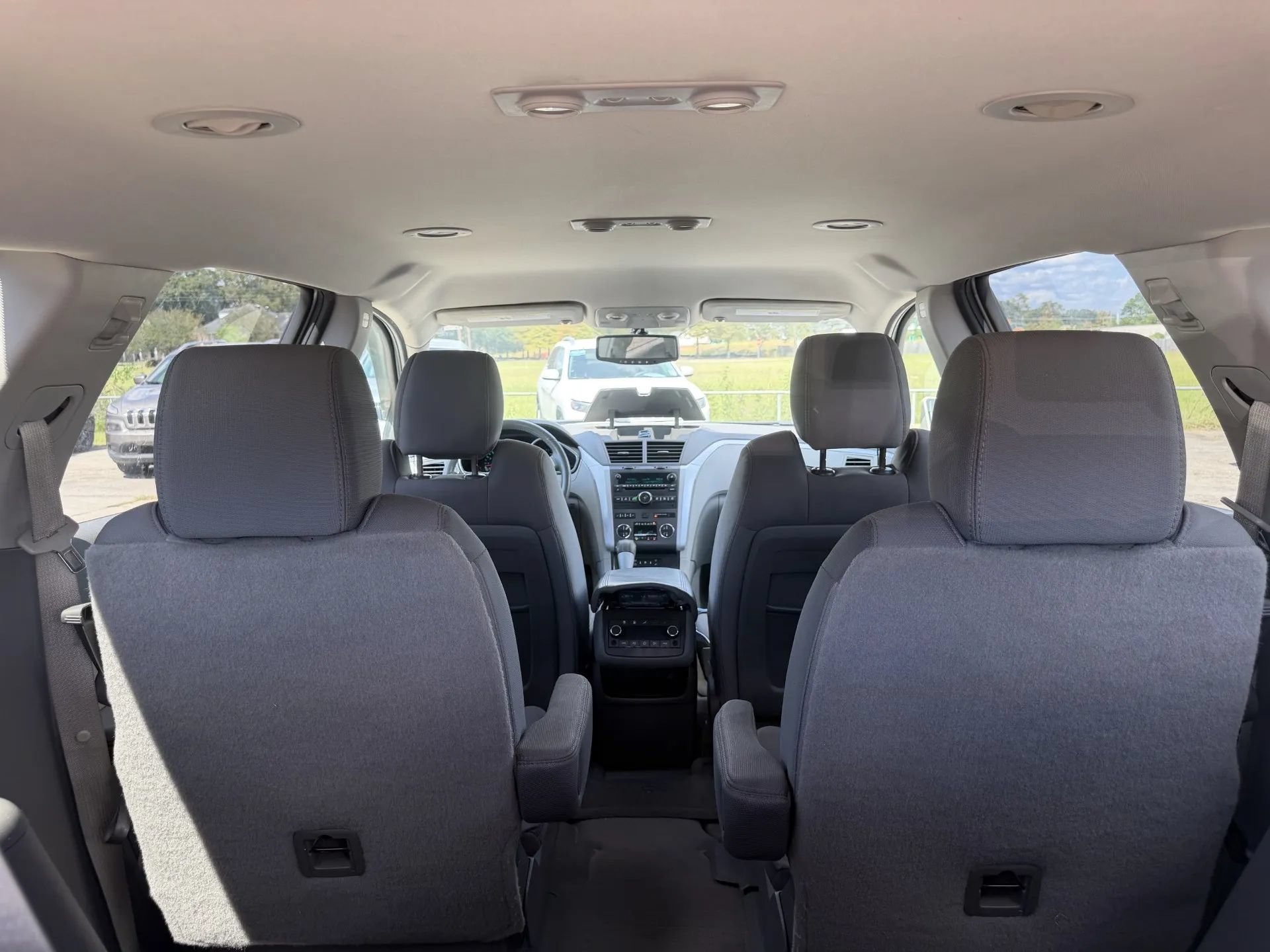 Used 2011 Chevrolet Traverse LT w/ LPO, 'HIT The Road' Package FWD image 9