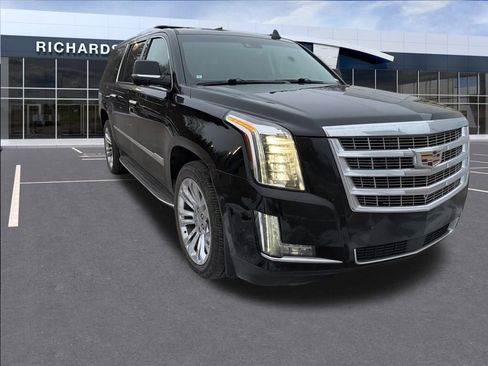 Used 2018 Cadillac Escalade ESV Premium Luxury w/ LPO, Radiant Package image 13