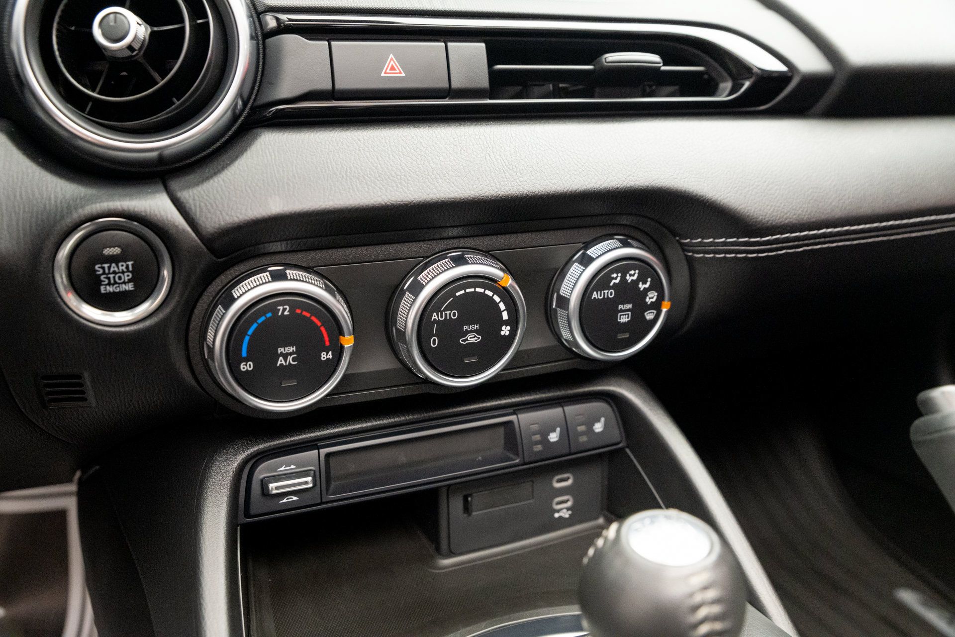 Used 2024 MAZDA MX-5 Miata RF Grand Touring RWD image 17