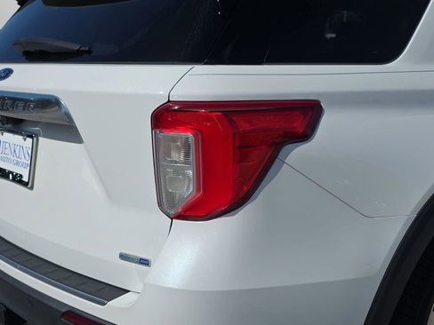 Used 2020 Ford Explorer Platinum w/ Premium Technology Package image 7