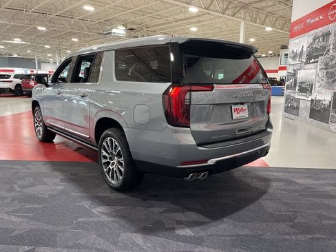 New 2026 GMC Yukon XL Denali w/ Sun & Power Step Package AWD/4WD image 5