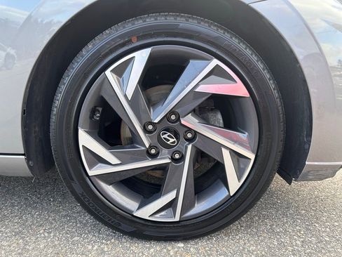 Used 2021 Hyundai Elantra SEL w/ Convenience Package image 9