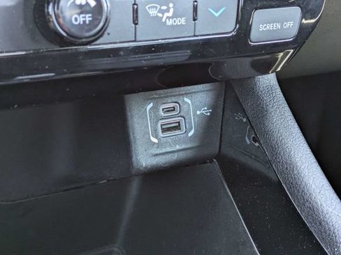 Used 2025 Jeep Compass Trailhawk AWD/4WD image 21