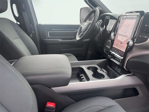 New 2026 RAM 3500 Big Horn AWD/4WD image 19
