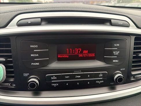 Used 2016 Kia Sorento L FWD image 13