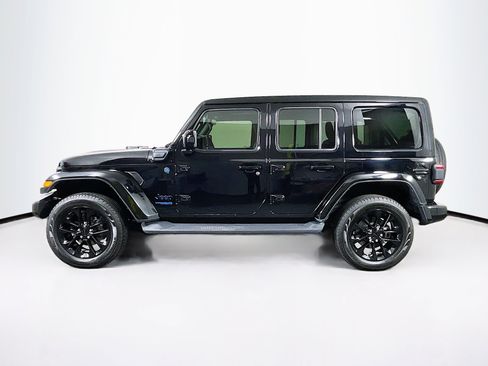 Used 2021 Jeep Wrangler Unlimited Sahara image 4