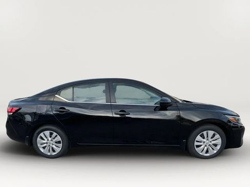 Used 2024 Nissan Sentra S image 8