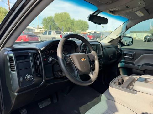 Used 2019 Chevrolet Silverado 1500 Custom w/ Custom Convenience Package RWD image 17