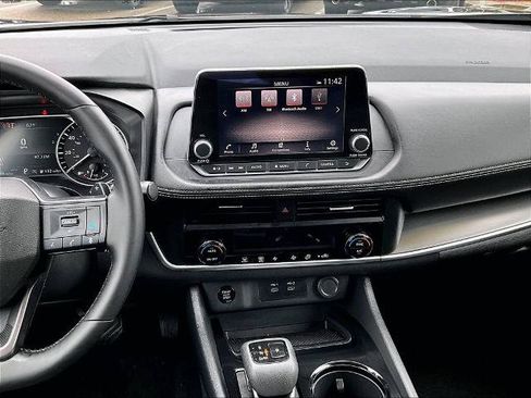 Certified 2026 Nissan Rogue SV AWD/4WD image 18