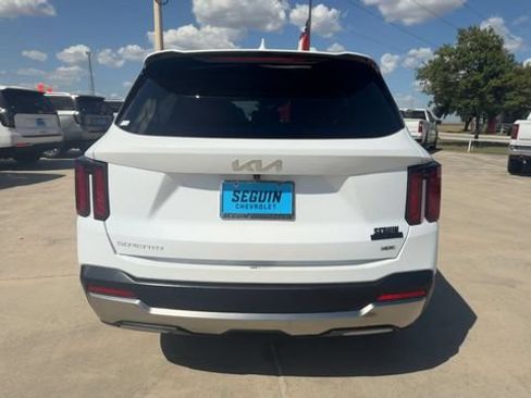 Used 2024 Kia Sorento S AWD/4WD image 7