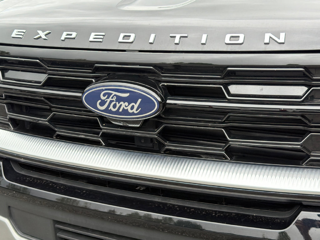 Used 2025 Ford Expedition Platinum AWD/4WD image 18