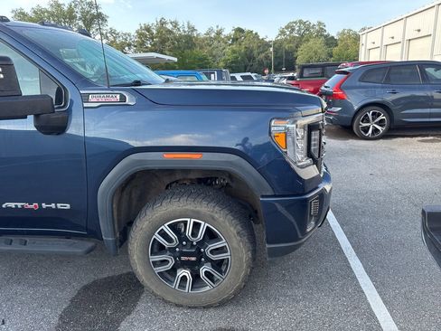 Used 2022 GMC Sierra 2500 AT4 w/ AT4 Premium Plus Package AWD/4WD image 4