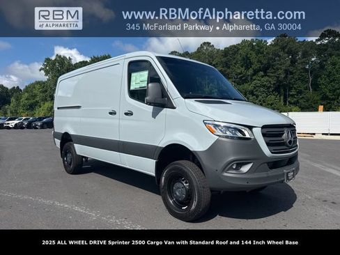 New 2025 Mercedes-Benz Sprinter 2500 image 1