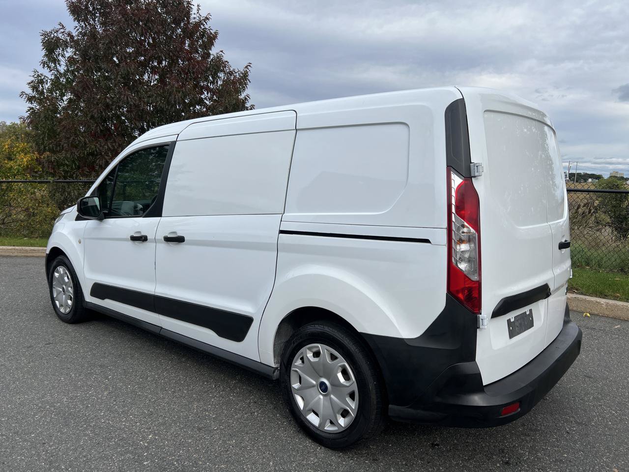 Used 2016 Ford Transit Connect XL FWD image 9
