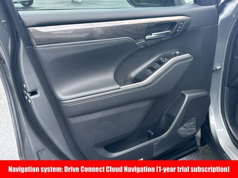 New 2026 Toyota Highlander Platinum AWD/4WD image 4