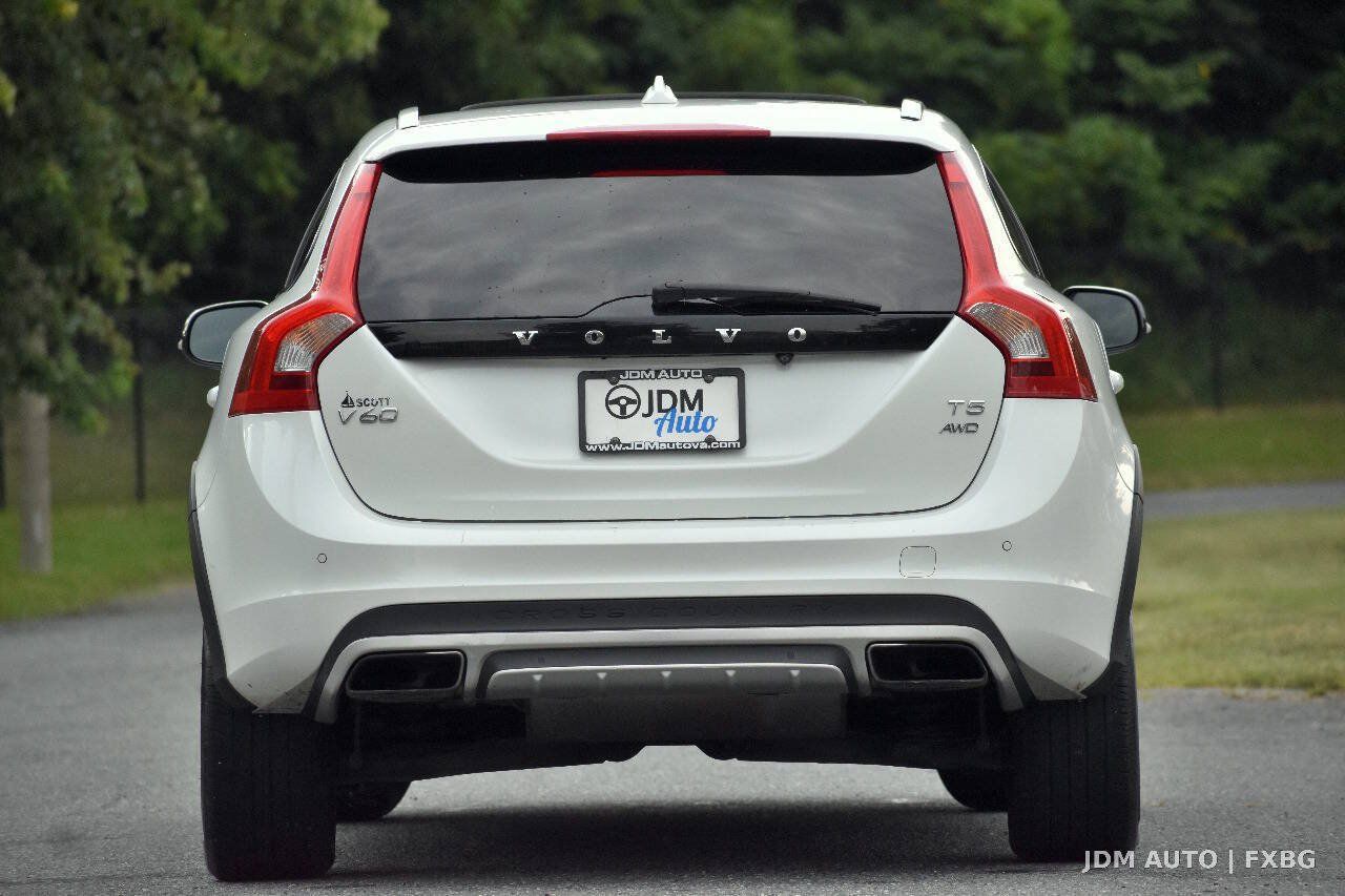Used 2016 Volvo V60 T5 Cross Country w/ Convenience Package AWD/4WD image 6