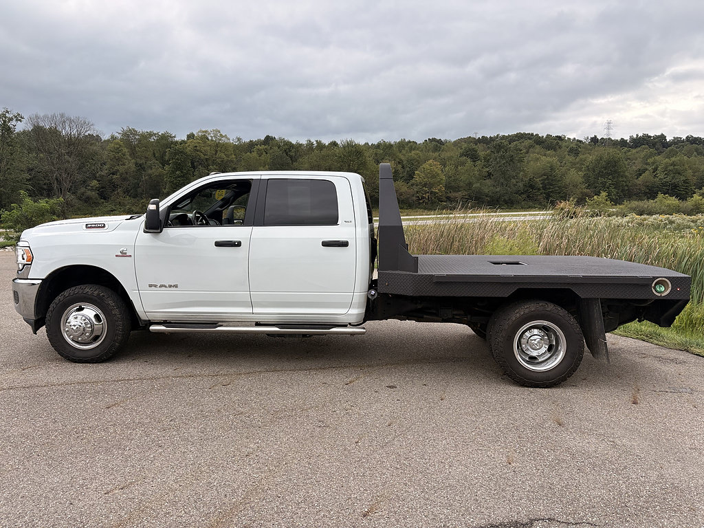 Used 2024 RAM 3500 SLT w/ Quick Order Package 2YG SLT AWD/4WD image 2