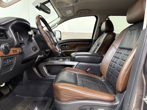 Used 2018 Nissan Titan Platinum Reserve w/ Platinum Utility Package image 13