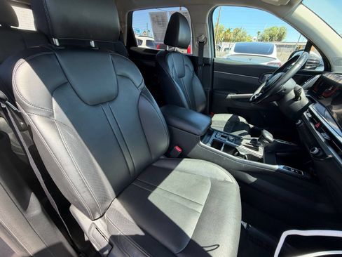 Used 2024 Kia Sorento S FWD image 38