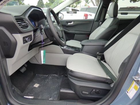 New 2025 Ford Escape SE w/ PHEV Premium Package image 27