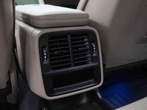 Certified 2025 Porsche Taycan 4S image 21