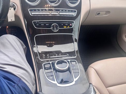 Used 2018 Mercedes-Benz C 300 4MATIC Sedan image 38