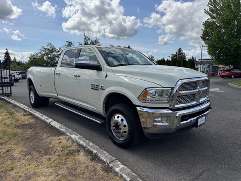 Used 2018 RAM 3500 Laramie AWD/4WD image 2