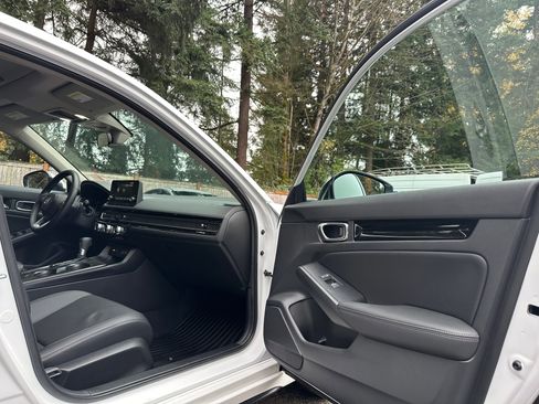 Used 2024 Honda Civic EX-L image 11
