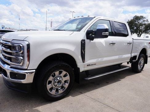 Certified 2025 Ford F250 King Ranch w/ Chrome Package image 3