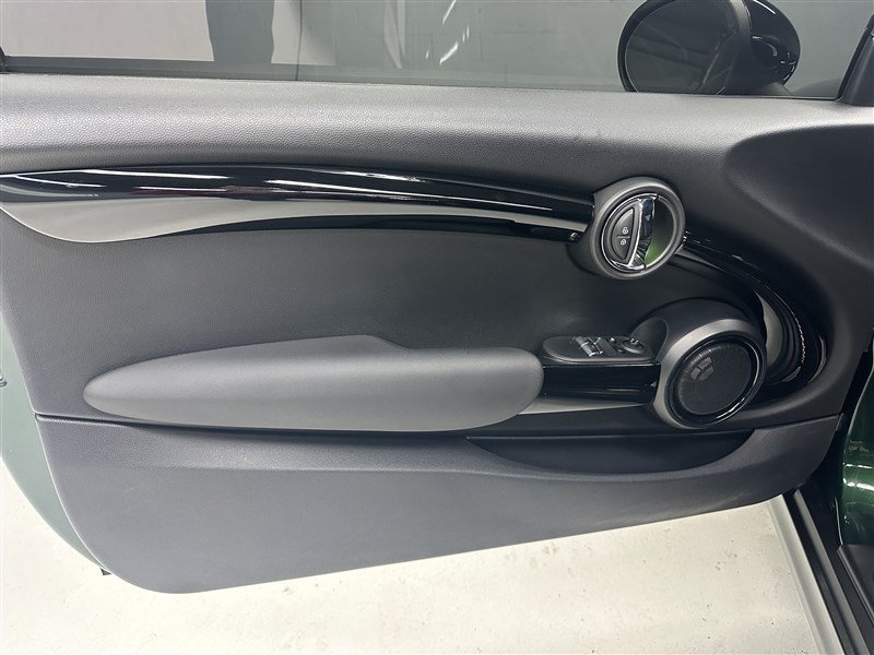Used 2018 MINI Cooper S w/ Premium Package FWD image 18