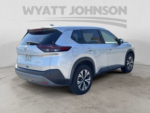 Used 2023 Nissan Rogue SV AWD/4WD image 5