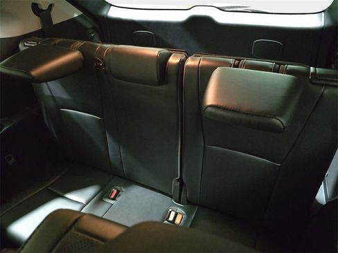 Used 2021 Toyota Highlander Platinum image 18