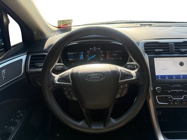 Used 2020 Ford Fusion SE FWD image 14