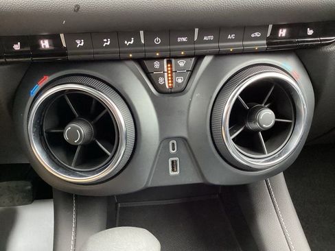 Used 2025 Chevrolet Blazer LT image 18