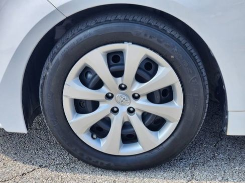Used 2021 Toyota Corolla LE image 8